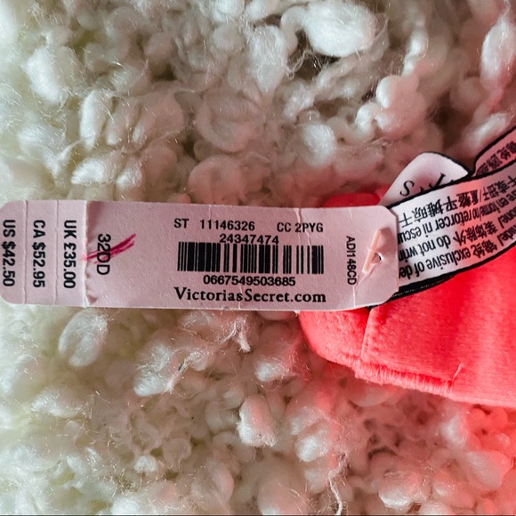 NWT 32DD Victoria’s Secret - Picture 2 of 2
